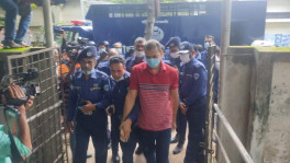 আসামিদের আদালতে হাজির করা হচ্ছে। ছবি: টিবিএস
