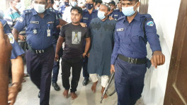আসামিদের আদালতে নেওয়া হচ্ছে। ছবি: টিবিএস