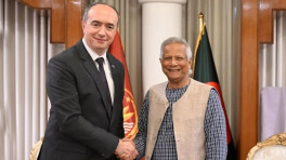 মঙ্গলবার যমুনায় প্রধান উপদেষ্টা ড. মুহাম্মদ ইউনূসের সঙ্গে বাংলাদেশে নিযুক্ত কসোভোর রাষ্ট্রদূতের সৌজন্য সাক্ষাৎ। ছবি: সিএ ফেসবুক
