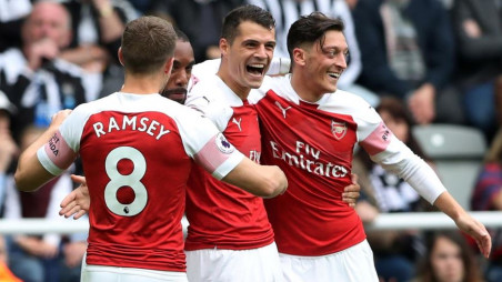 Arsenal & Newcastle target admits PL dream after becoming all-time scorer