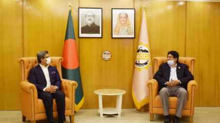 Commerce secretary visits Icon Tower, meets FBCCI president