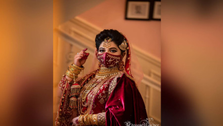 Matching masks with bridal outfits have become a hit. Mask- Shahrina Haque. Photo- DREAM WEAVER