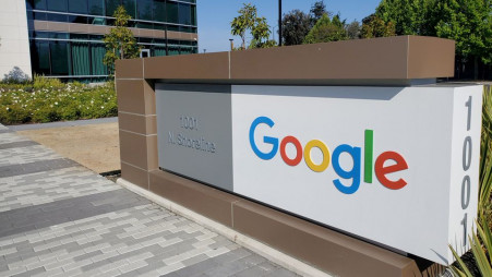 A sign is pictured outside a Google office near the company&#039;s headquarters in Mountain View, California, US, May 8, 2019. Photo :Reuters
