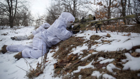 Snipers take part in military exercises at a firing ground of the Ukrainian armed forces in the Donetsk region, Ukraine, January 17, 2022. Photo: Reuters