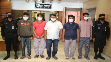 RAB arrests drug peddlers disguised as fishermen