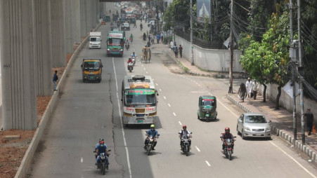 The number of intra-city buses in the capital has reduced significantly since Saturday morning following the government's move to increase fuel prices.  Photo shows the empty Farmgate, one of the busiest Dhaka intersections, taken on Saturday, August 6, 2022. Photo: Rajib Dhar/TBS