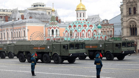 FILE PHOTO: Iskander-M missile launchers drive during a rehearsal for the Victory Day parade, which marks the anniversary of the victory over Nazi Germany in World War Two, in Red Square in central Moscow, Russia May 7, 2021. REUTERS/Maxim Shemetov