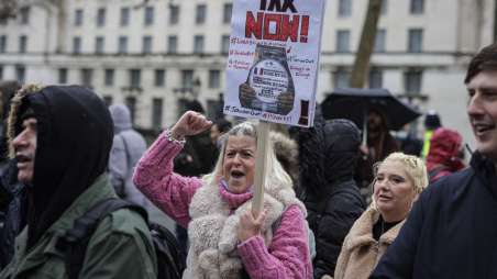 Many see Big Oil as profiteering from public misery, so calls for windfall taxes on profits are growing louder.

Photo: Bloomberg