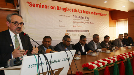 John Fay, commercial counsellor of the US Embassy in Bangladesh, speaking at a seminar on Bangladesh – US trade and investment, organised by the Economic Reporters’ Forum (ERF), at its auditorium in Dhaka on Monday (25 September). 
Photo: Courtesy