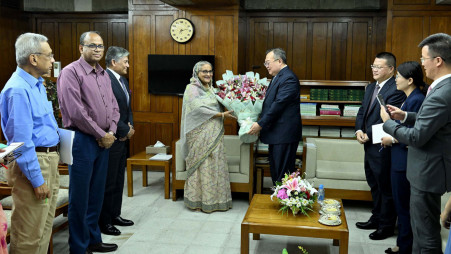 Visiting Minister of International Department of the Communist Party of China Liu Jianchao called on Prime Minister Sheikh Hasina at her Jatiya Sangsad Bhaban office on Monday (24 June). Photo: UNB