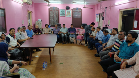 Teachers of University of Chittagong joined the nationwide strike this morning, demanding the withdrawal of the "Prottoy" universal pension scheme. Photo: TBS