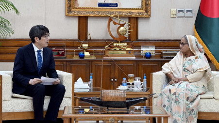 Japanese Ambassador to Bangladesh IWAMA Kiminori paid a courtesy call on Prime Minister Sheikh Hasina at her office today (27 July). Photo: BSS