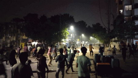 A scuffle broke out between students of the Polytechnic Institute and the Textile University in Saat Rasta in the capital today (24 November). Photo: Collected