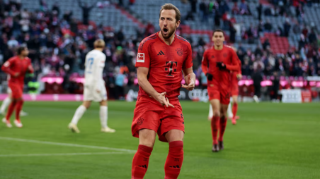 Record-breaking Kane scores twice as leaders Bayern earn 4-3 win over Kiel