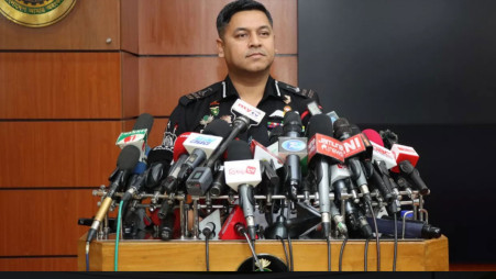 Director of RAB’s Legal and Media Wing Commander MZM Intekhab Chowdhury during a press briefing in the capital on 3 June 2025. Photo: UNB