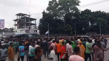 The clash broke out around 8:30am, witnesses said. Photo: Screengrab 