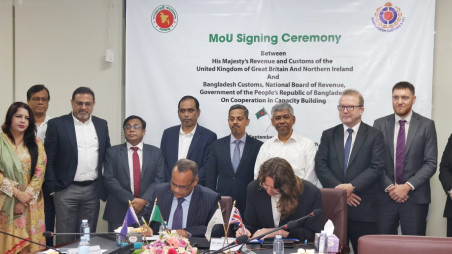 UK's Revenue and Customs (HMRC) signed MoU with Bangladesh’s NBR on 22 September. Photo: Courtesy