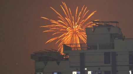 City dwellers set off fireworks and firecrackers in Dhaka on 31 night despite a ban during the three-day state mourning following the death of former prime minister Khaleda Zia. Photo: Mehedi Hasan/TBS