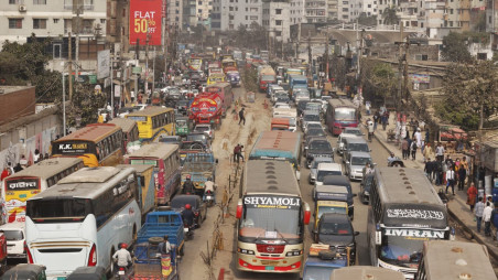 Long tailbacks in Badda, Dhaka, on 19 January 2026. Photo: Rajib Dhar/TBS