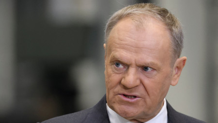 Poland's Prime Minister Donald Tusk holds a press conference during a signing event for the delivery of anti-aircraft systems capable of countering unmanned aerial vehicles in Kobylka, Poland, January 30, 2026. REUTERS/Kuba Stezycki/File Photo
