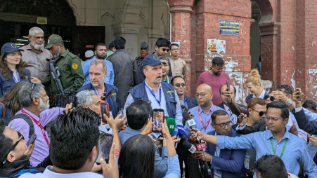 European Union Election Observation Mission visits Dhaka University’s Curzon Hall polling centre on 12 February 2026. Photo: TBS