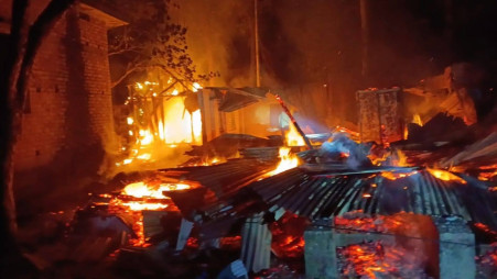 A burnt-out house belonging to Jubo Dal leader Md Alimuzzaman Rana in Mandra village, Bishnupur Union, Bagerhat, after it was set on fire in the early hours of 16 February. Photo: TBS

