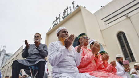 People offer prayers at Baitul Mukarram National Mosque on the occasion of Eid-ul-Fitr on 21 March 2026. Photo: Rajib Dhar/TBS
