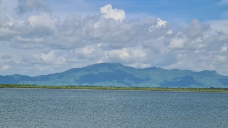 Myanmar’s Arakan Army detains 13 Bangladeshi fishermen and three boats from the Naf River estuary in Teknaf today (28 March 2026). Photo: TBS