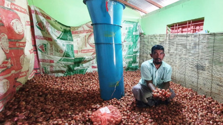 Airflow machine is used in onion storage to prevent wastage. File Photo: Collected
