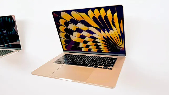 Apple MacBook Air 15-Inch: A great choice for a portable big display