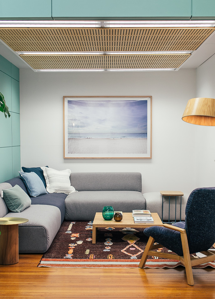 Vastu Shastra suggests going for lighter wall colors and decorating the space with pictures of smiling people, gorgeous scenery.  Photo: Pexels.com