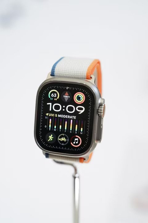 Inteligentny zegarek Ultra 2. Fot. Reuters