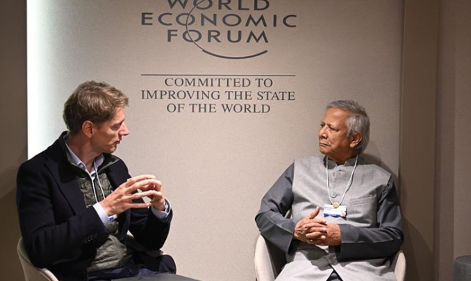 Robert Maersk Uggla, Chair of Danish shipping and logistics company A.P. Moller – Maersk, calls on Chief Adviser Professor Muhammad Yunus during WEF Summit at Davos, Switzerland, on 23 Jan. Photo: Chief Adviser's Facebook