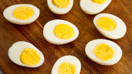 Consumption of egg ensures the proper functioning of major organs of the human body alongside removing nutritional deficiency. Photo: Collected