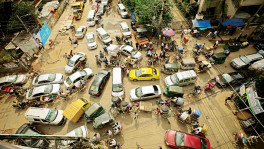 Dhaka's congestion consumers 32. million working hours per day. Photo : Mumit M