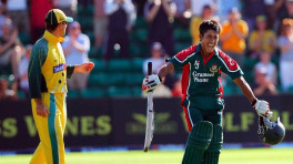 Mohammad Ashraful celebrates after scoring a ton against Australia. Photo: Courtesy