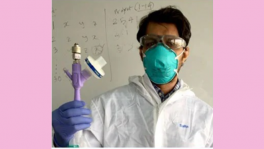 Buet Assistant Professor of Biomedical Engineering Dr Taufiq Hasan shows  OxyJet. Photo: Courtesy.

