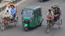 For many manual rickshaw-pullers, the shift to battery-operated rickshaws is no longer a choice, but a matter of survival. Photos: Mehedi Hasan
