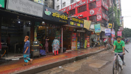 For today’s young crowd, Bailey Road means cafés, restaurants, and street food. Photo: Mehedi Hasan