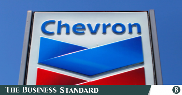 Chevron se está preparando para comercializar petróleo venezolano si EE. UU. alivia las sanciones, dicen las fuentes