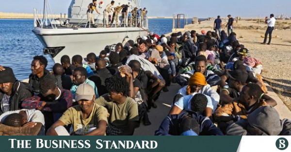 Perché i migranti del Bangladesh fanno rotte irregolari verso l’Italia?