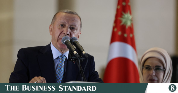 R.T.Erdoganas sako, kad Turkija laikosi „teisinga ir subalansuota pozicija“ Rusijos ir Ukrainos konflikte