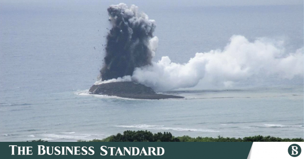 日本が海底火山爆発で新島を獲得